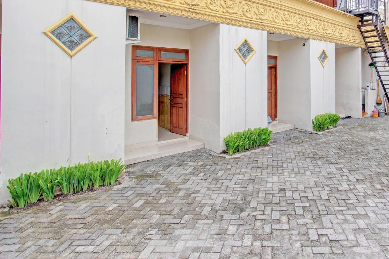Oyo 91785 Hotel Srikandi Kalasan Tanjungtirto Экстерьер фото