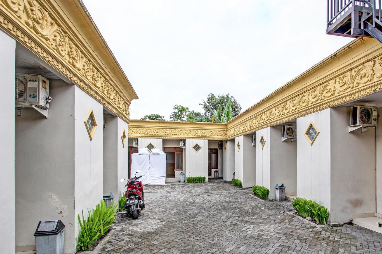 Oyo 91785 Hotel Srikandi Kalasan Tanjungtirto Экстерьер фото